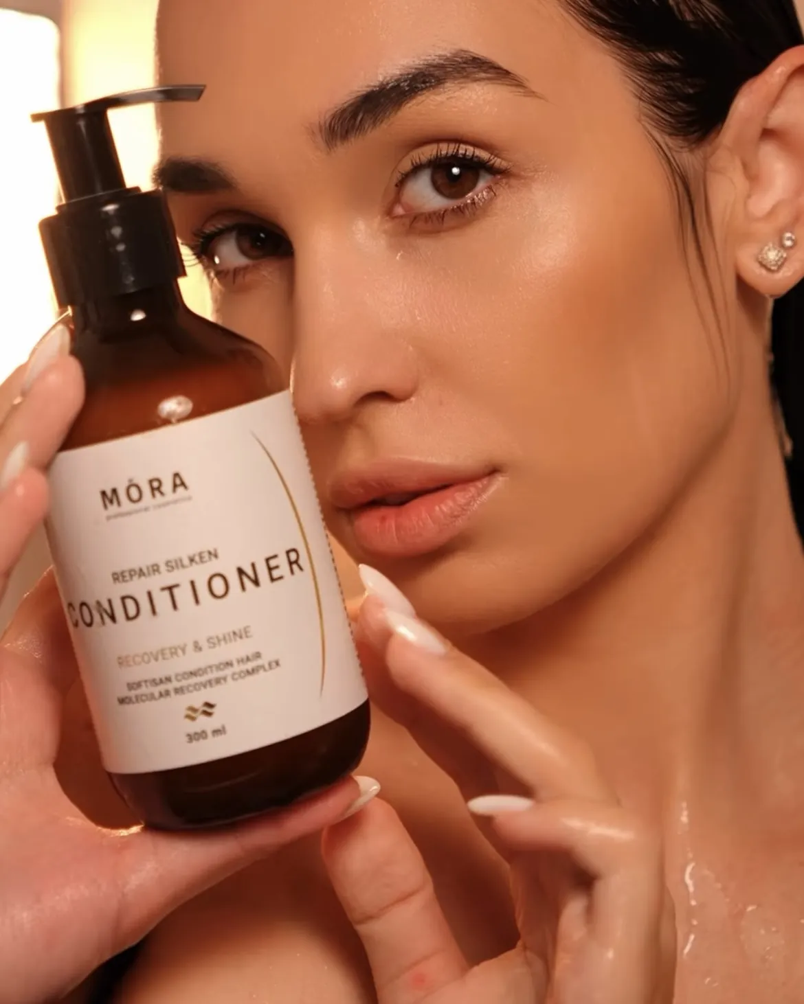 MÓRA Conditioner крупним планом